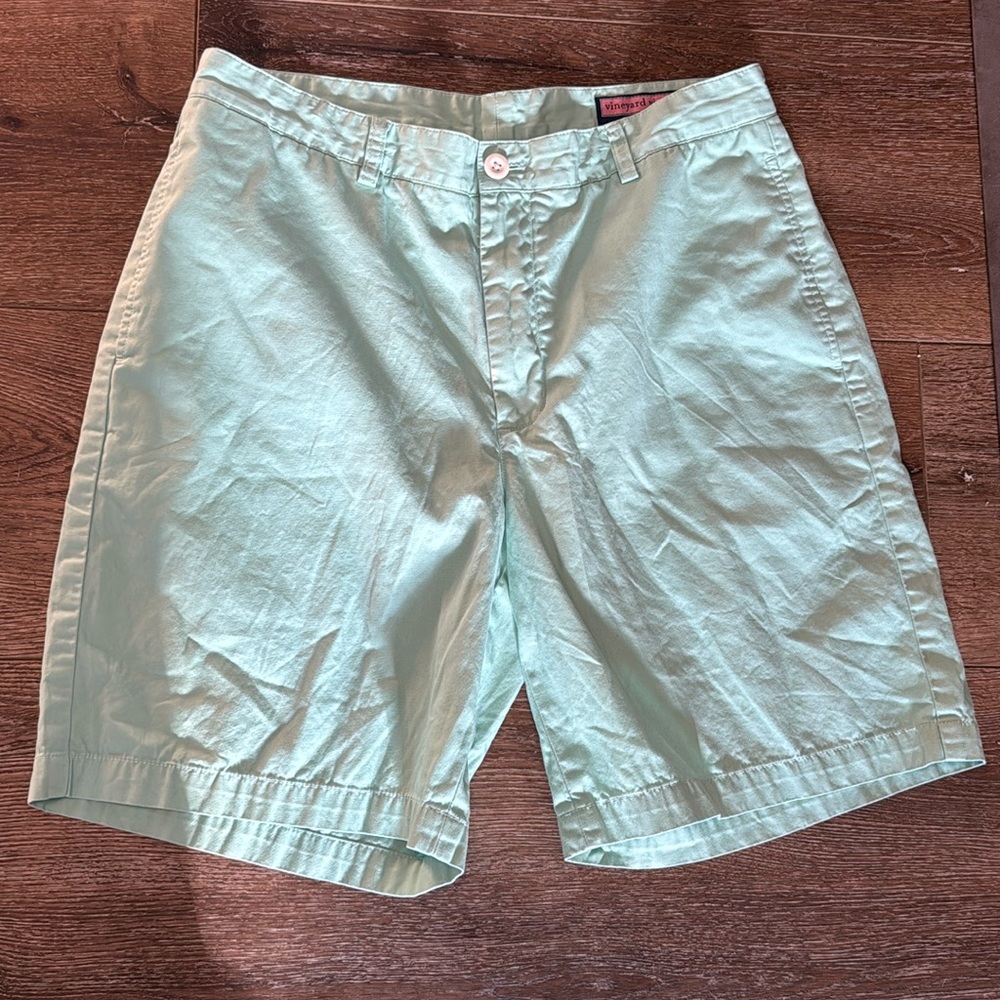 Vineyard vines mint‎ green shorts 34